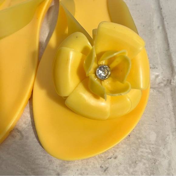 STUART WEITZMAN Girls Youth Kids Size 4 Yellow Flip Flop Slippers - Picture 9 of 9